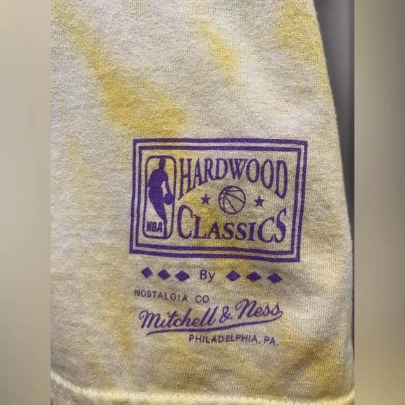 Mitchell & Ness World Champions Los Angeles Lakers Yellow Tie Dye Graphic Shirt - Picture 4 of 6